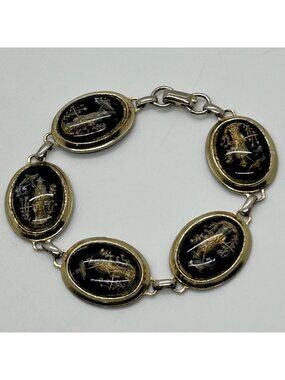 Vintage Reverse Carved Lucite Intaglio Bracelet Asian Geisha Design Gold Tone Pa